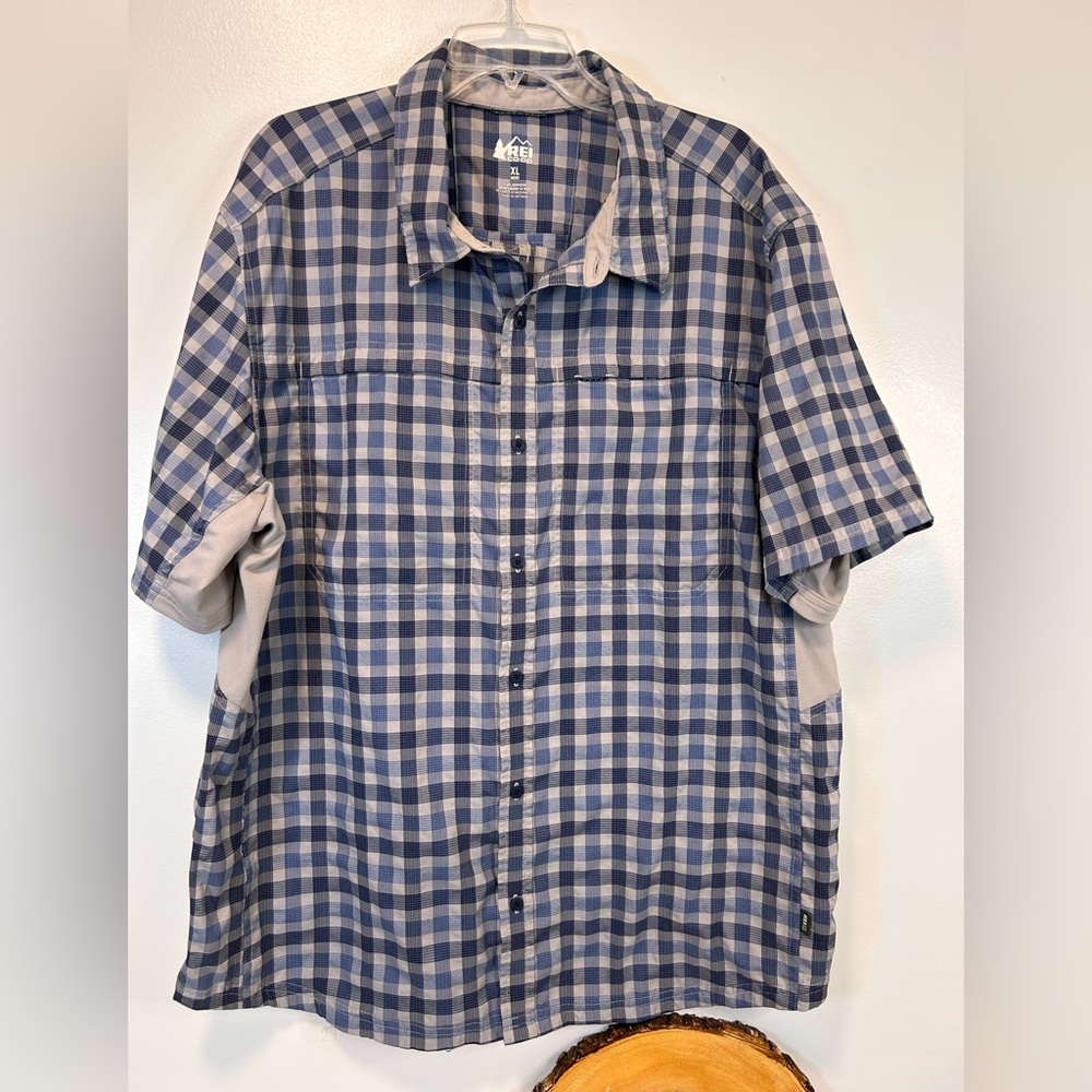 REI Co-Op Short Sleeve Button‎ Down Vented Hiking Blue Plaid Shirt Men’s XL
